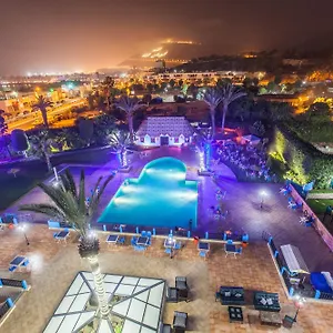 Oasis & Hotel